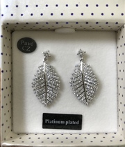 Drop Feather Sparkly Earrings 